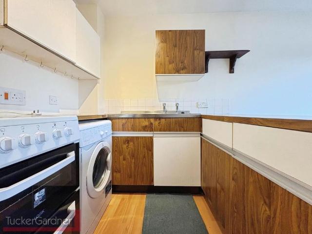 1 bedroom house to rent