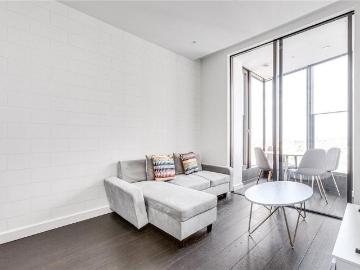 House for rent in Burhill - Garden, Gym