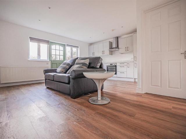 1 bedroom house to rent