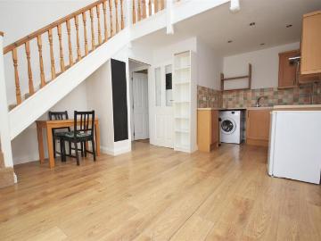 1 bedroom house to rent