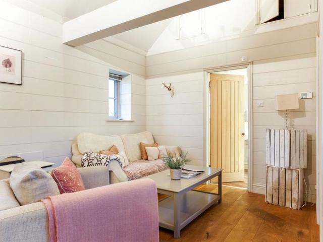 1 bedroom house to rent