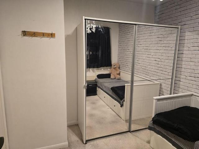 1 bedroom house to rent