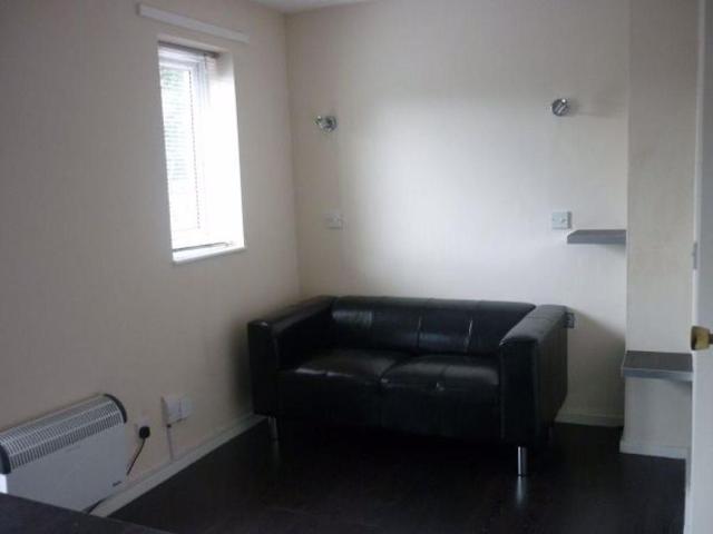 1 bedroom house to rent