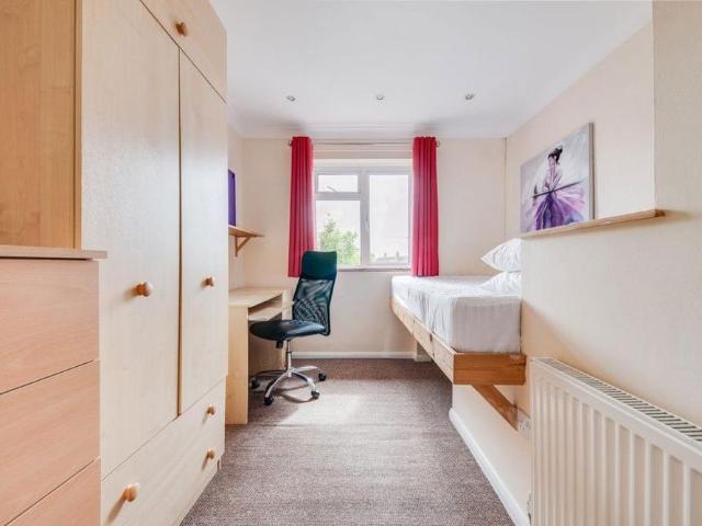 1 bedroom house to rent