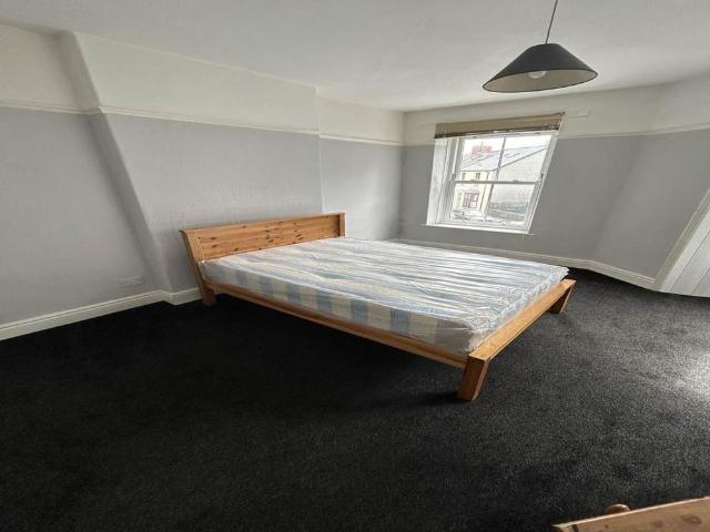 1 bedroom house to rent