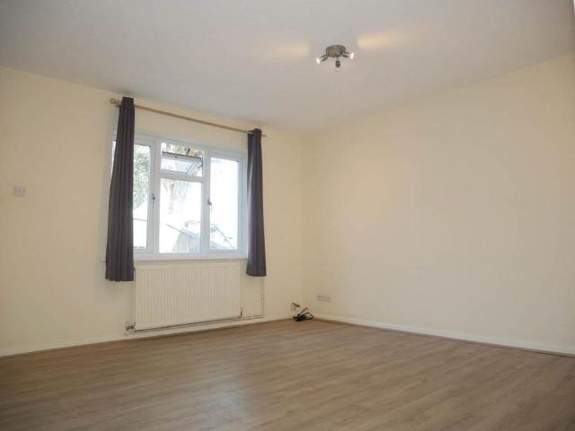 1 bedroom house to rent
