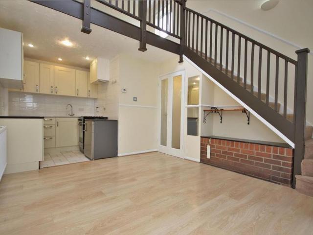 1 bedroom house to rent