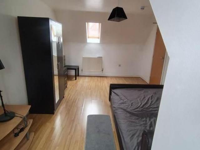 1 bedroom house to rent