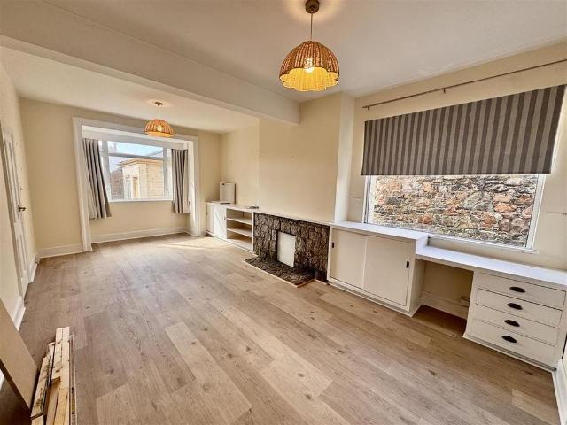 1 bedroom house to rent
