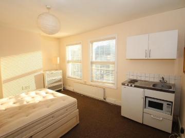 1 bedroom house to rent