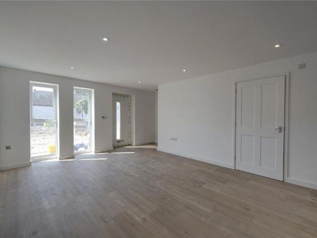 1 bedroom house to rent