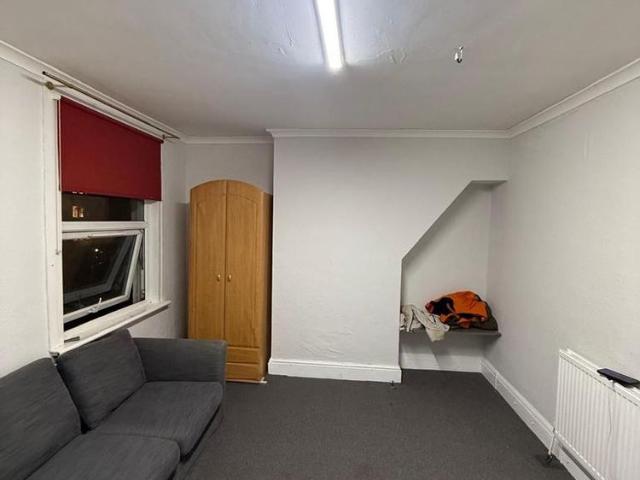 1 bedroom house to rent
