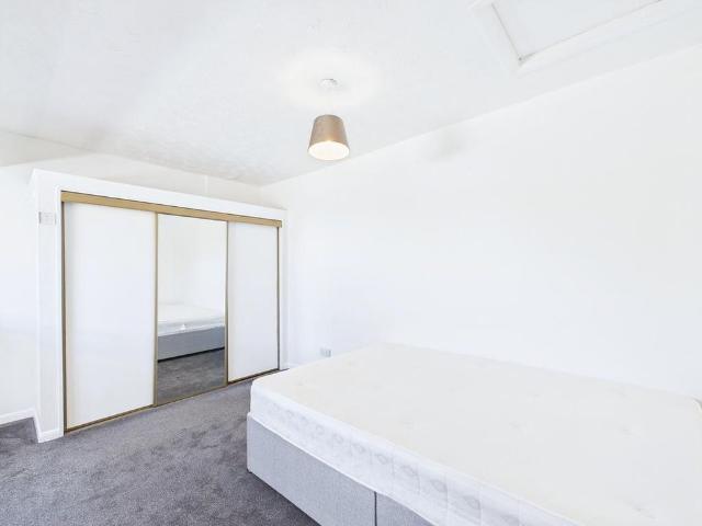 1 bedroom house to rent
