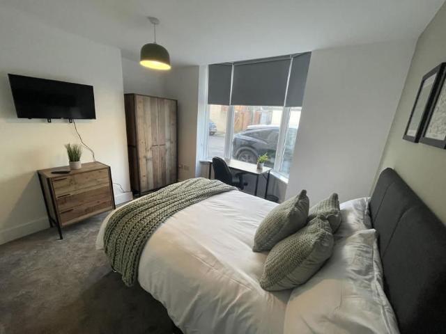 1 bedroom house to rent