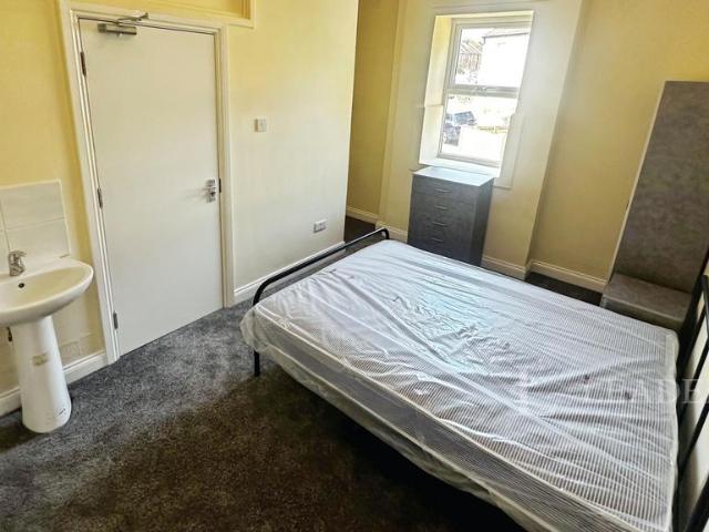 1 bedroom house to rent