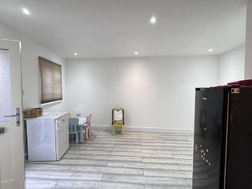 1 bedroom house to rent