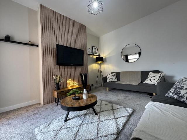 1 bedroom house to rent