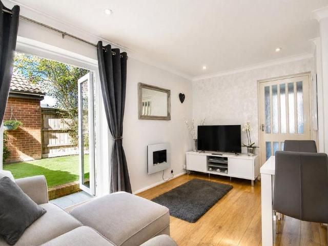 1 bedroom house to rent