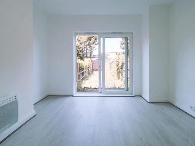 1 bedroom house to rent