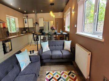 1 bedroom house to rent