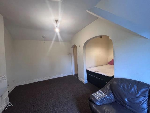 1 bedroom house to rent