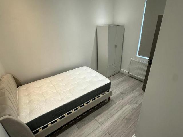 1 bedroom house to rent