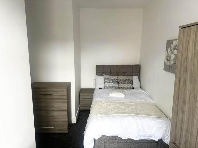 1 bedroom house to rent