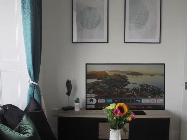 1 bedroom house to rent