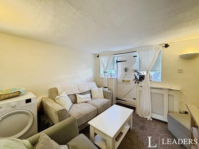 1 bedroom house to rent