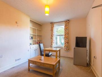 1 bedroom house to rent