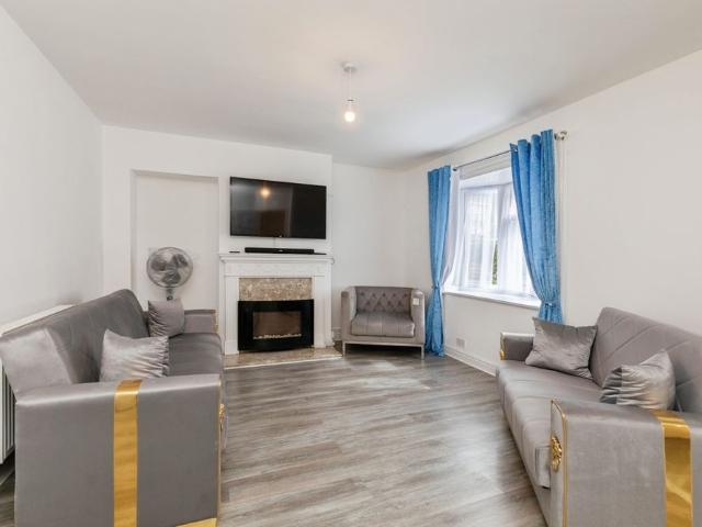 1 bedroom house to rent