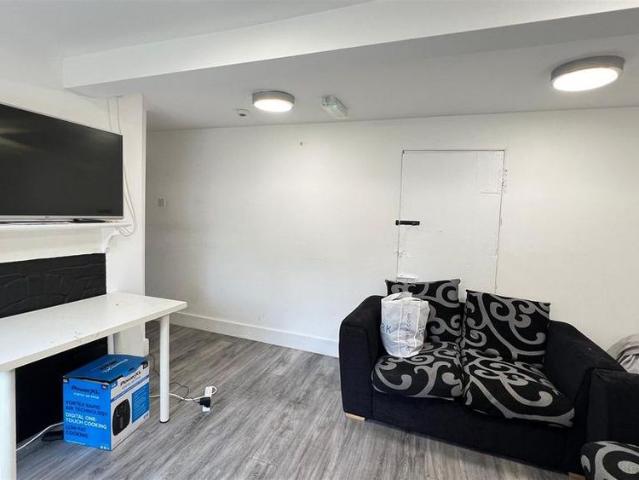 1 bedroom house to rent