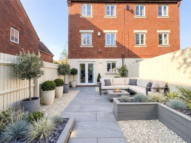 1 bedroom house to rent