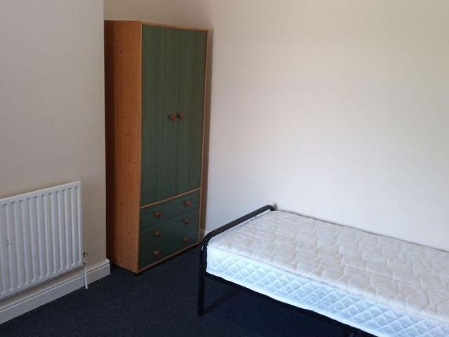 1 bedroom house to rent
