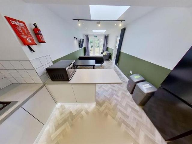 1 bedroom house to rent