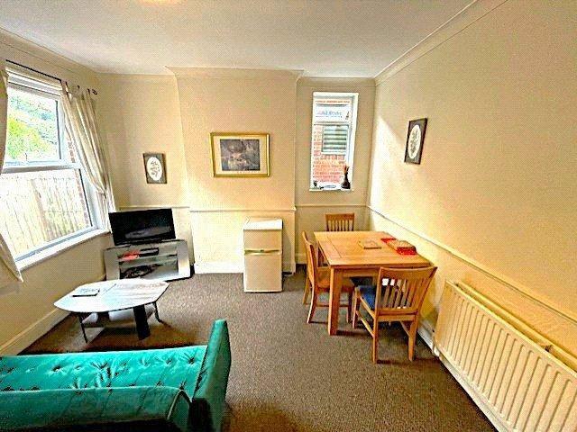 1 bedroom house to rent