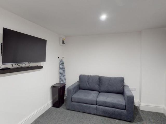 1 bedroom house to rent