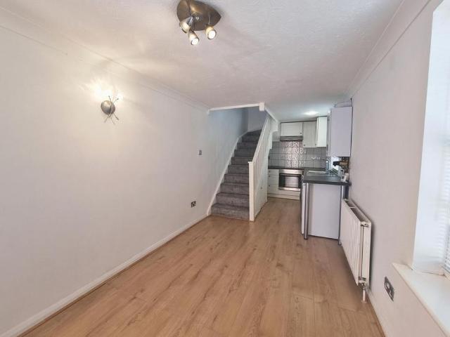 1 bedroom house to rent