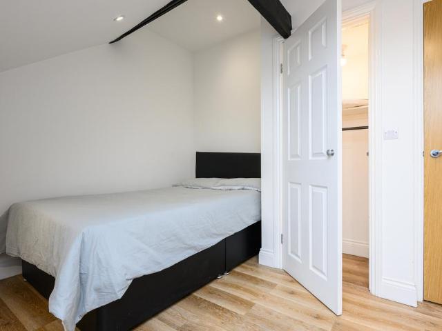 1 bedroom house to rent