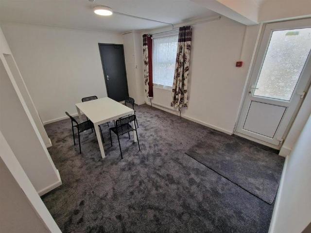 1 bedroom house to rent