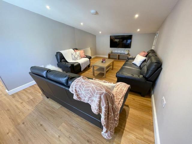 1 bedroom house to rent