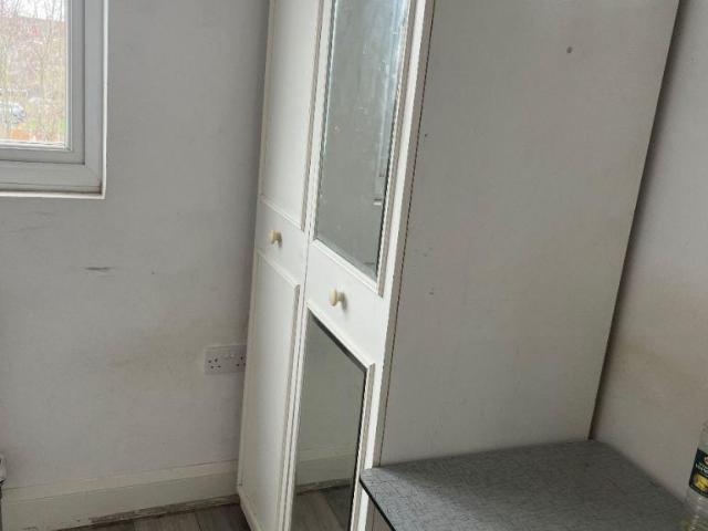 1 bedroom house to rent