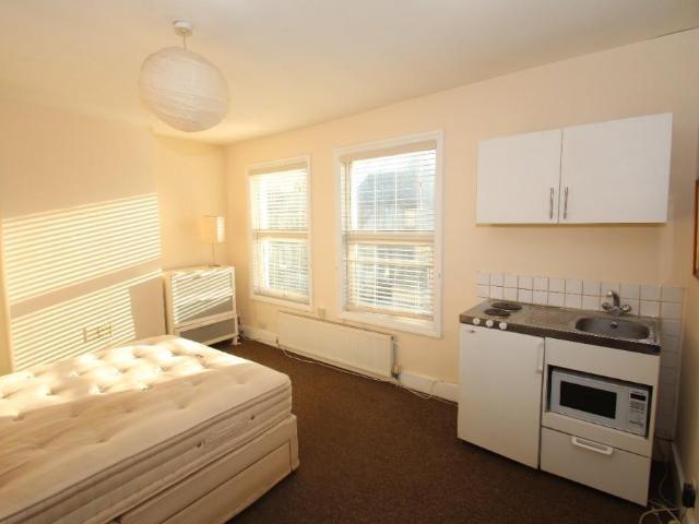 1 bedroom house to rent