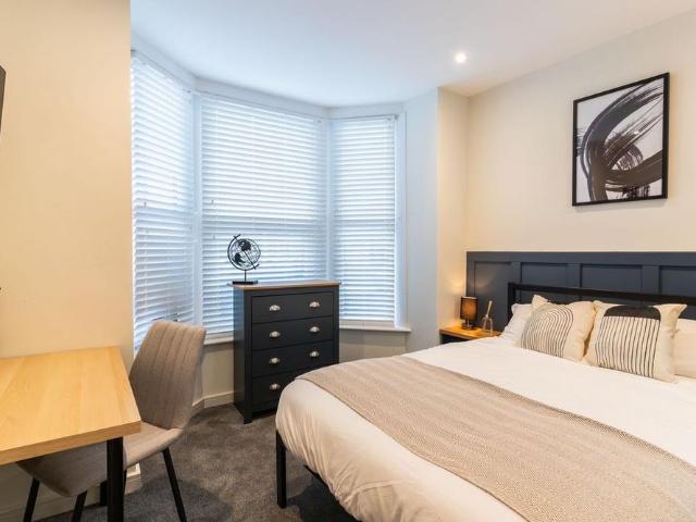 1 bedroom house to rent