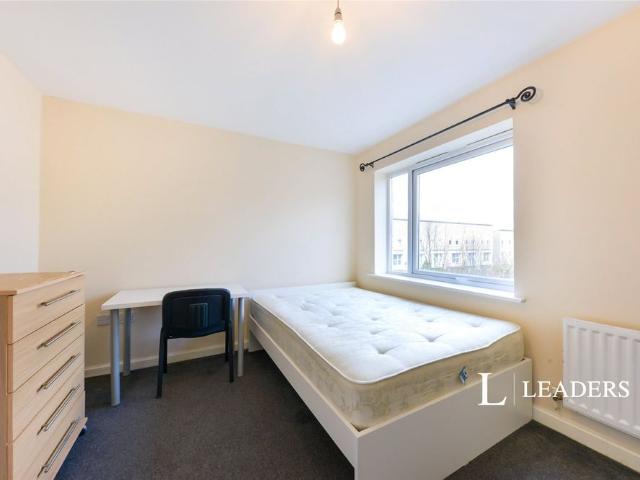 1 bedroom house to rent 28 Aviation Avenue, Hatfield, Hertfordshire, AL10