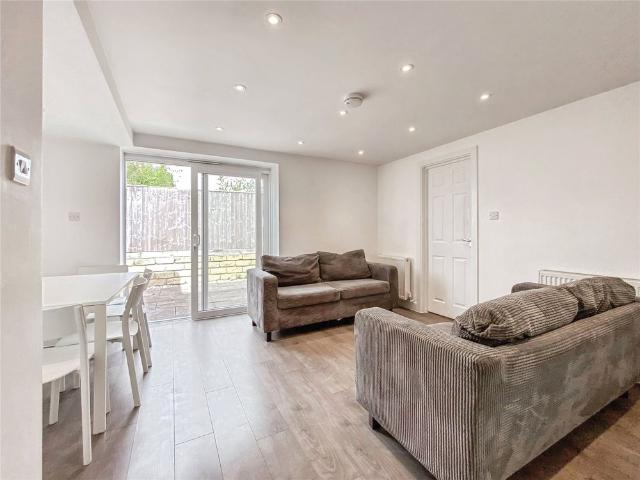 1 bedroom house to rent