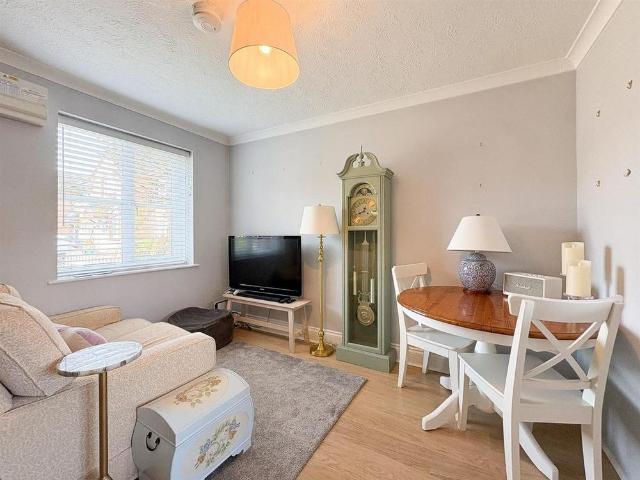 1 bedroom house to rent