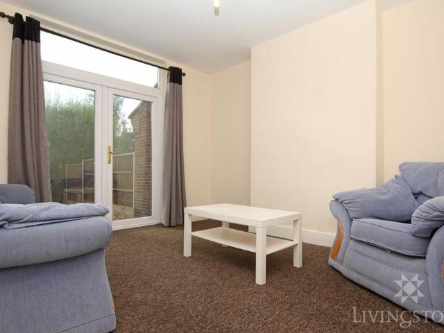 1 bedroom house to rent