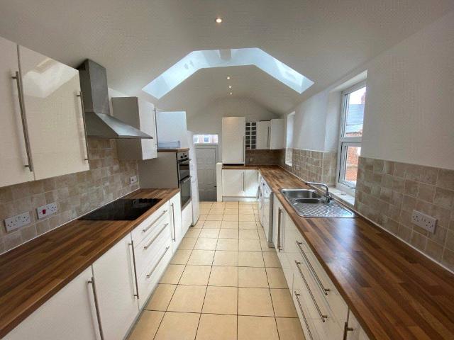 6 bedroom maisonette to rent