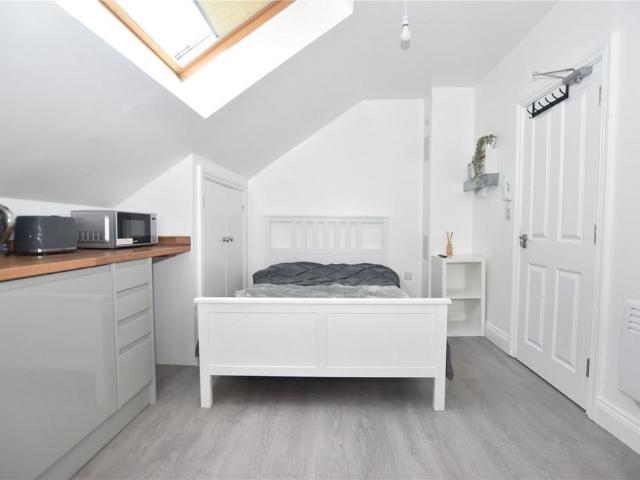 1 bedroom house to rent